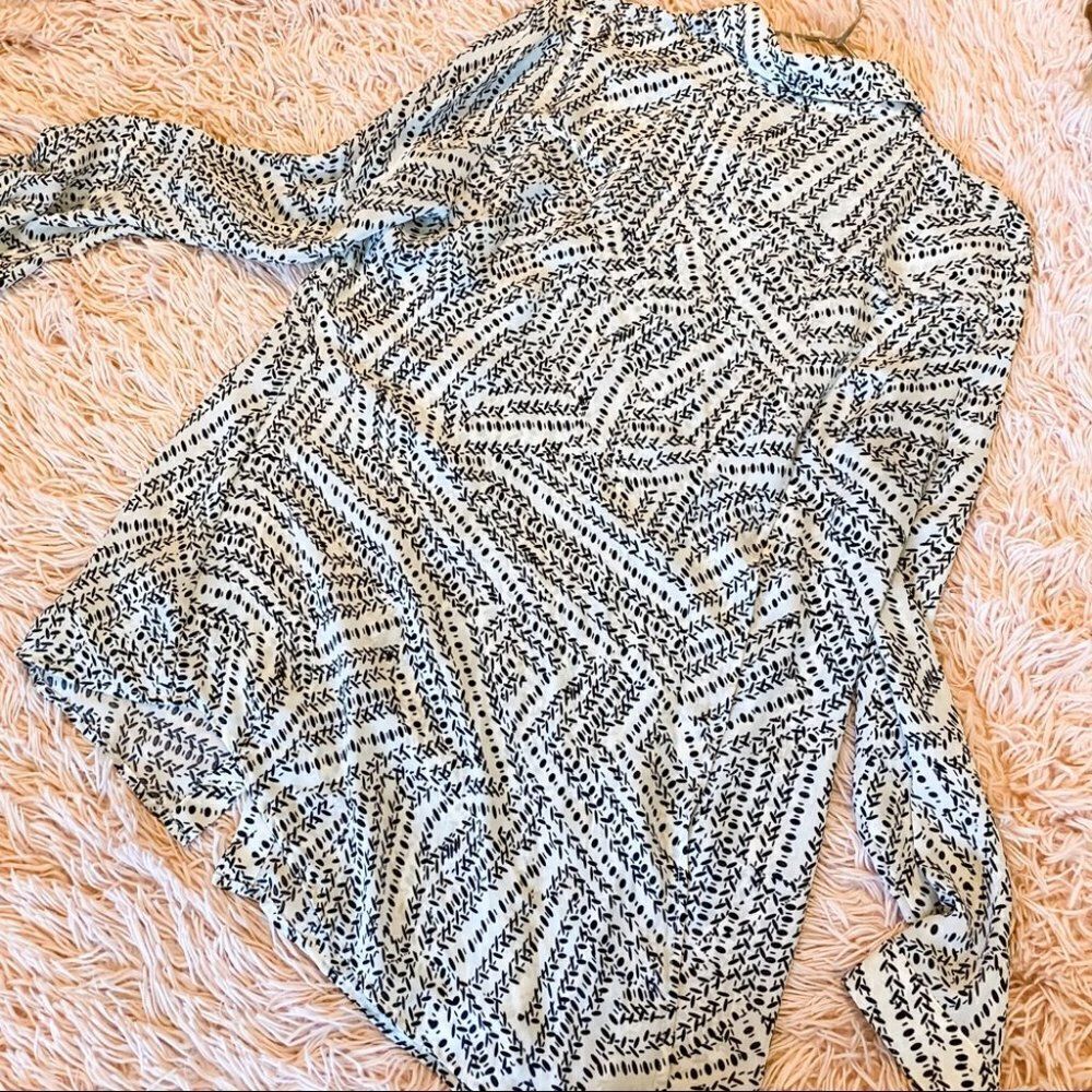 Cabi Split Back Collared Blouse In Black White Me… - image 7